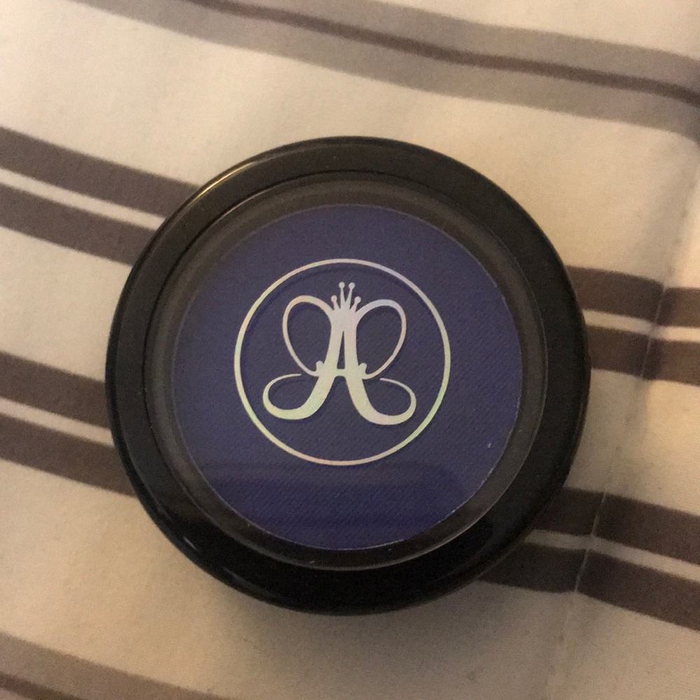 Makeup - Picture 3 of 5